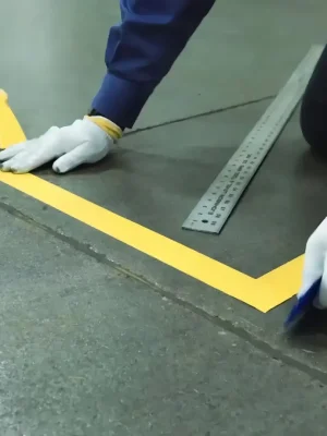 fita adesiva demarcação solo amarelo 48mmx30mts plastcor 700.01510 fita adesiva demarcação solo amarelo 48mmx30mts plastcor 700.01510